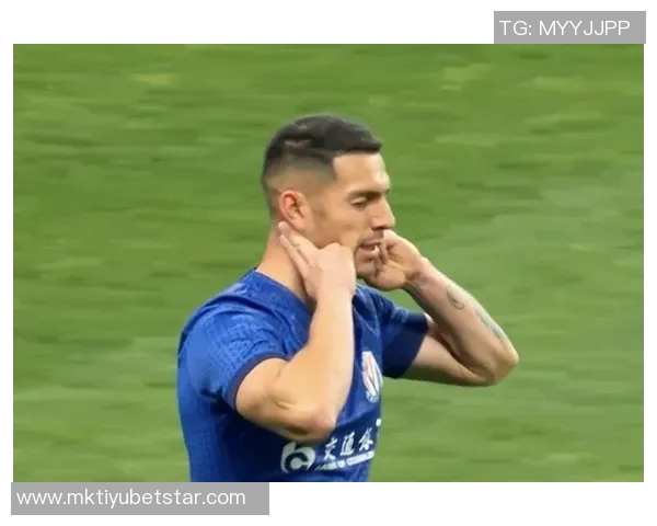 申花强势开局马纳法助攻路易斯破门球队2-0领先首尔